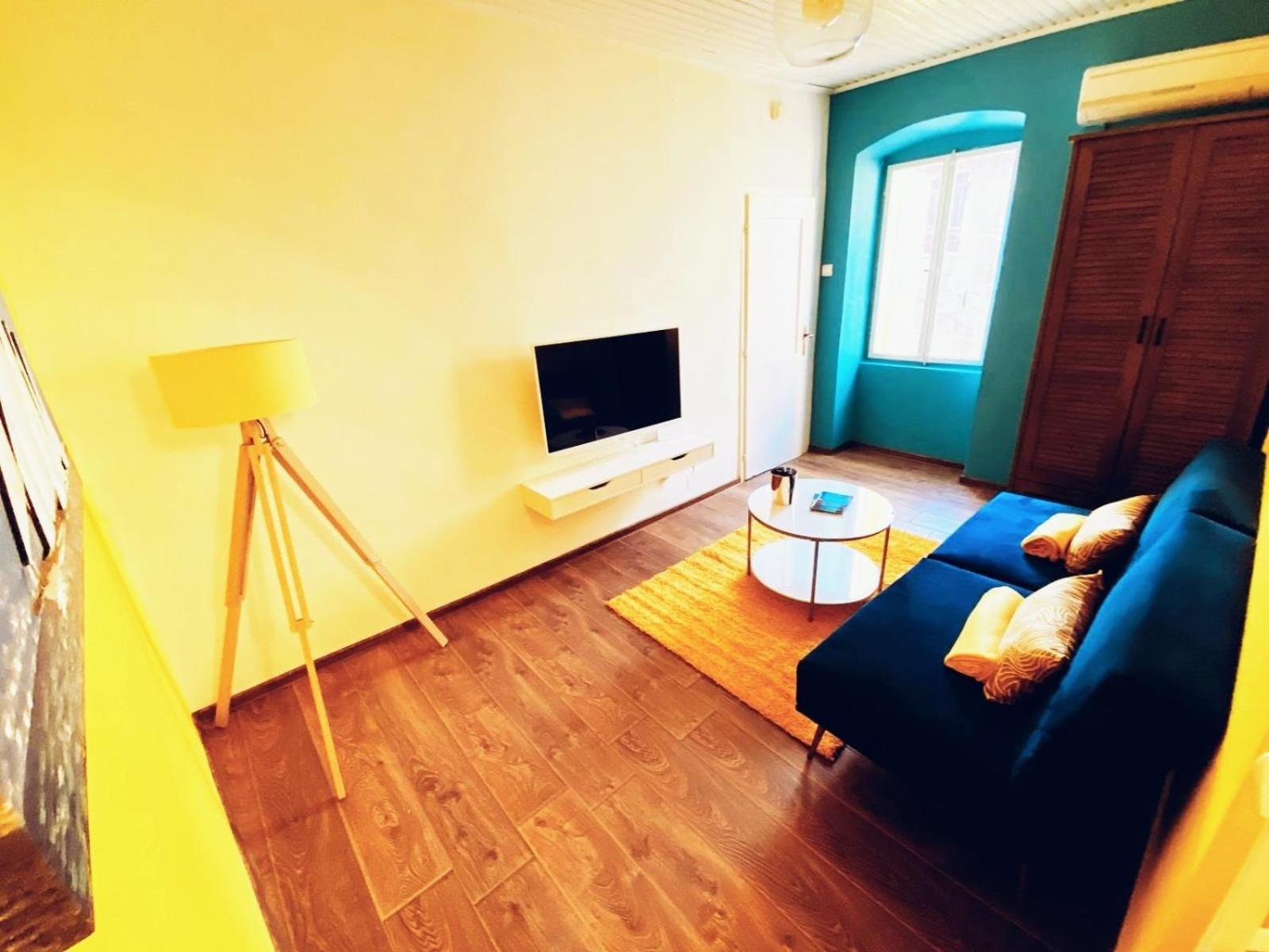 Oh La La Apartment Old Town โรวีน ภายนอก รูปภาพ